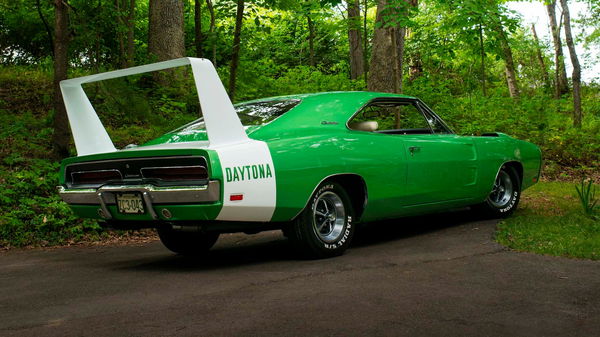 001-1969-Dodge-Charger-Daytona-Green-Mecum-Dallas-manual-wing-NASCAR-Superbird-440