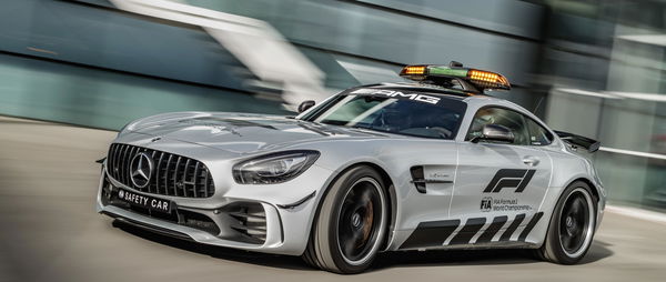 01-mercedes-benz-amg-gt-r-f1-safety-car-3400&#215;1440