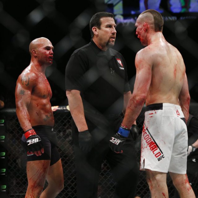 059_Robbie_Lawler_vs_Rory_MacDonald.0.0-640x640.jpg