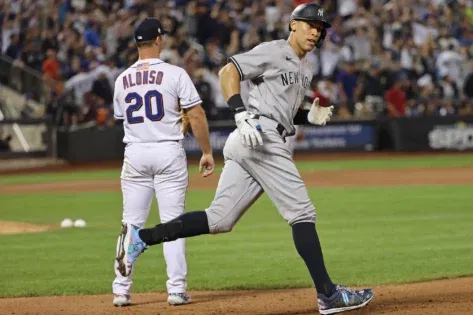 Yankees Fan Leaves MLB World in Splits After Punking Helpless Mets Fan With Juan Soto Hat Tip Troll
