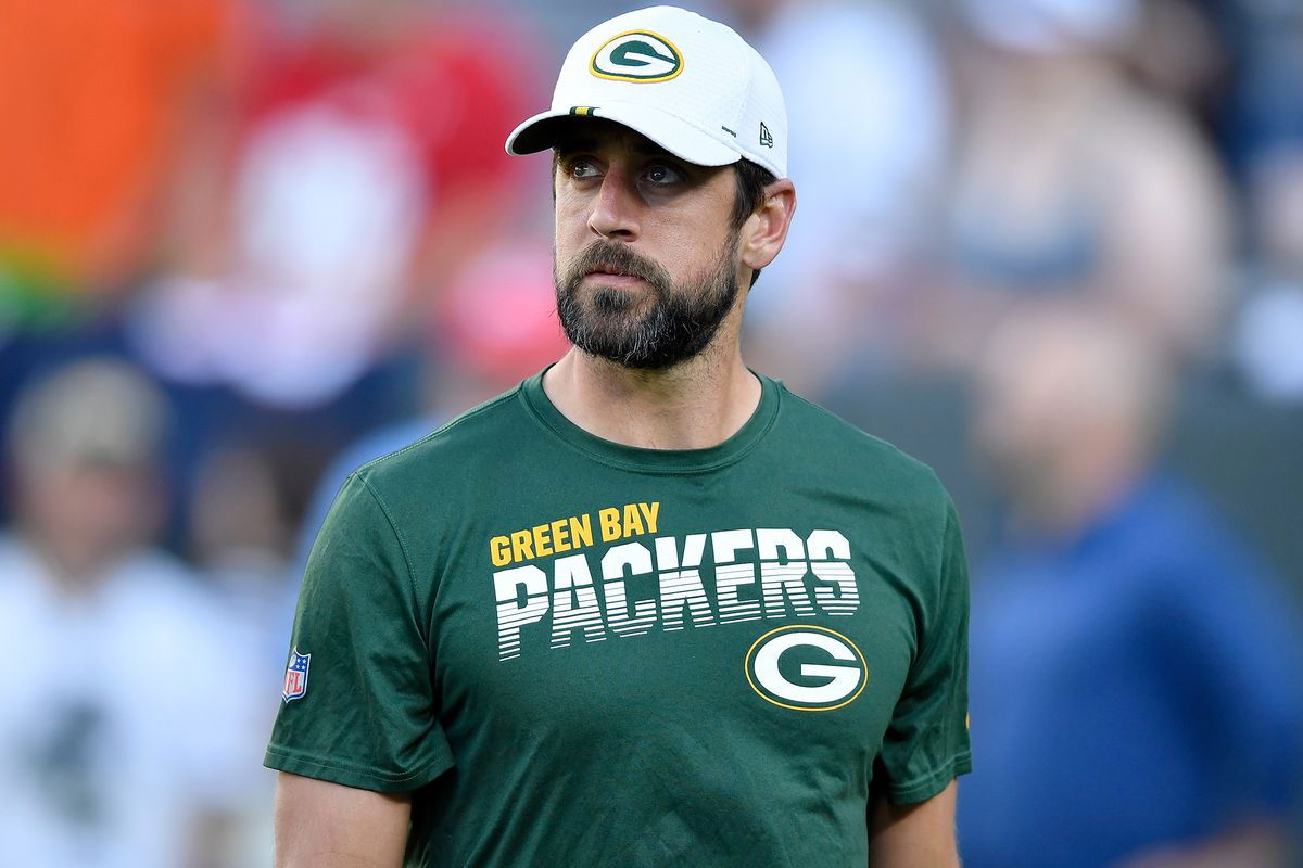 Erin Andrews Doesn't Understand Backlash Behind Aaron Rodgers Hug