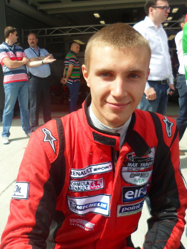 1200px-Sergey_Sirotkin