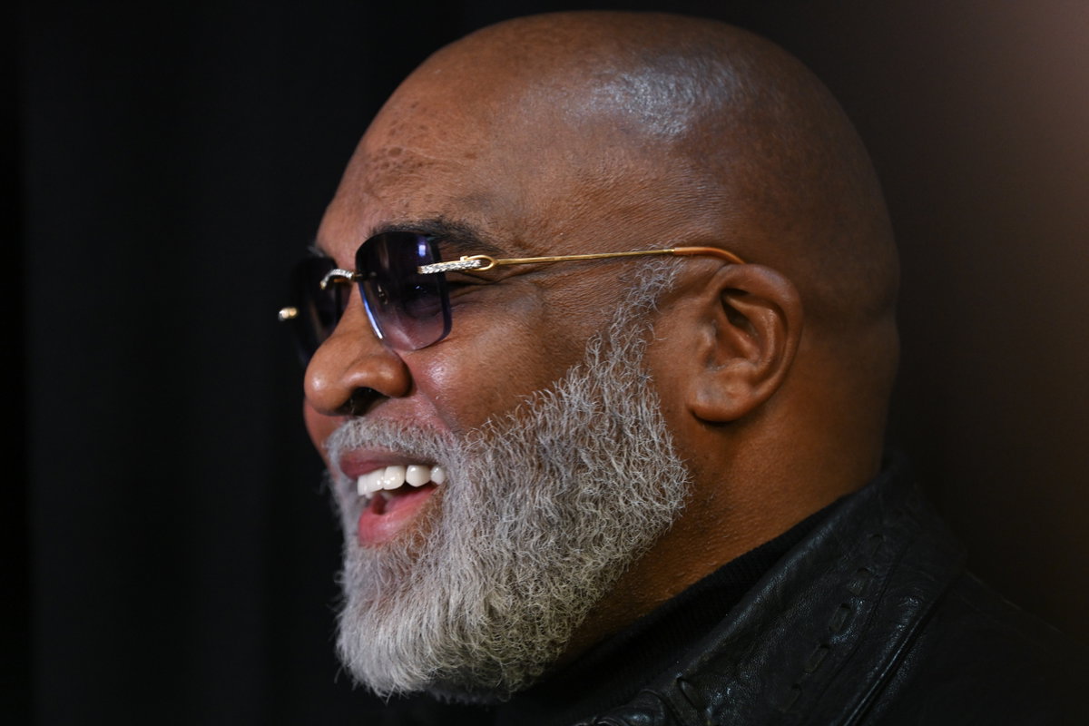 Is Leonard Ellerbe Leaving Floyd Mayweather’s Promotion? Boxing Insider Brands PBC a “Sinking Ship” While Bringing Up Recent Rumors
