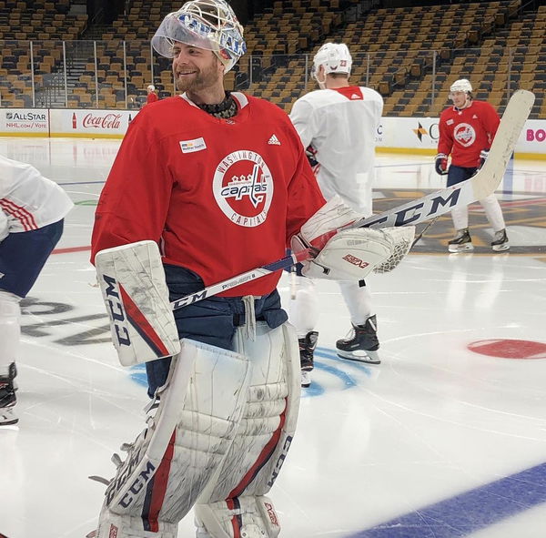 Braden Holtby Washington Capitals goalie plays pregame guitar - Sports  Illustrated