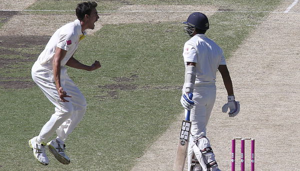 Mitchell Starc Gives Murali Vijay A Sendoff