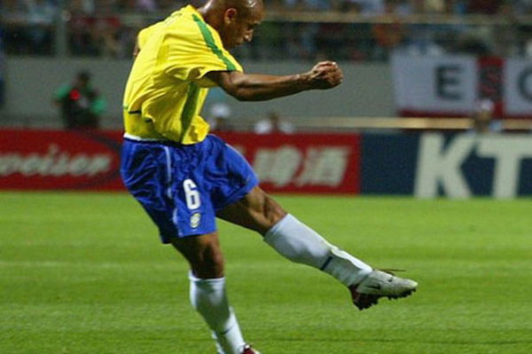 Roberto Carlos: Revisiting THAT Free Kick Against France & the Legacy it  Holds 22 Years On - Sports Illustrated