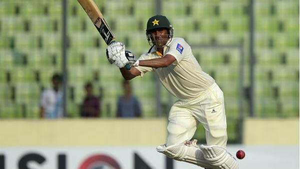 Younis-Khan-plays-one-through-the-leg-side-1