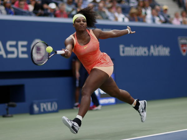 Williams of the U.S. returns volley to Vinci of Italy during their women&#8217;s singles semi-final match at the U.S. Open Championships tennis tournament in New York