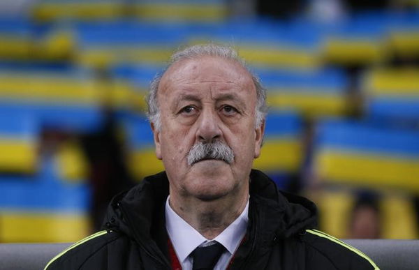 Spain&#8217;s coach Vicente del Bosque looks on before the Euro 2016 group C qualifying soccer match against Ukraine at the Olympic stadium in Kiev