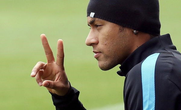 Barcelona&#8217;s Neymar gestures as he arrives for a training session at Joan Gamper training camp, near Barcelona