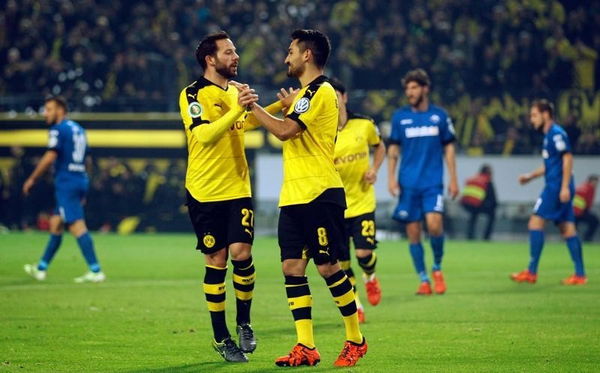 Dortmund&#8217;s Guendogan and Castro celebrate a goal against SC Paderborn during their German Cup (DFB Pokal) second round soccer match in Dortmund