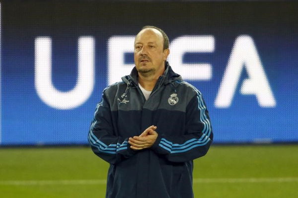 Real Madrid&#8217;s coach Rafael Benitez conducts training on the eve of their Champions League Group A soccer match against Paris St Germain at the Parc des Princes stadium in Paris