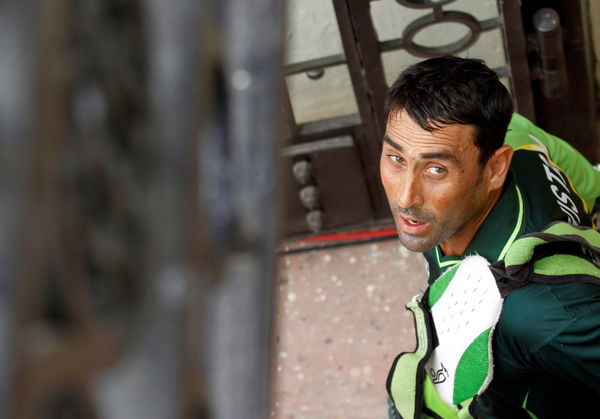 Pakistan&#8217;s Khan leaves after a cricket practice session in Mohali