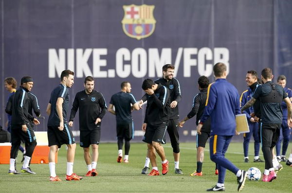 Barcelona&#8217;s players attend a training session at the Joan Gamper training camp