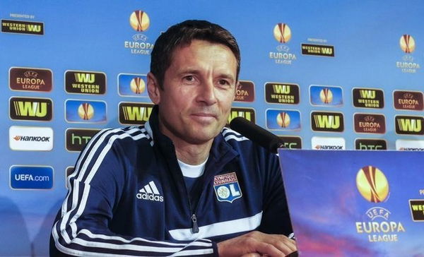 Olympique Lyon&#8217;s coach Remi Garde attends a news conference at the Gerland stadium in Lyon