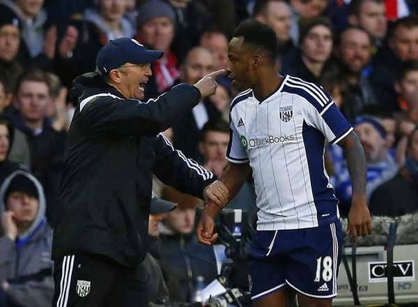 West Bromwich Albion manager Tony Pulis talks to Saido Berahino during their FA Cup fourth round soccer match against Birmingham City at St Andrew&#8217;s in Birmingham