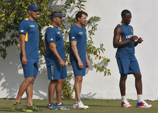 South Africa&#8217;s de Lange, bowling coach Langeveldt, Steyn and Rabada attend a practice session ahead of their third test cricket match against India in Nagpur