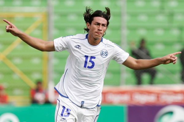 El Salvador&#8217;s Pacheco celebrates his goal against Belize in Tegucigalpa