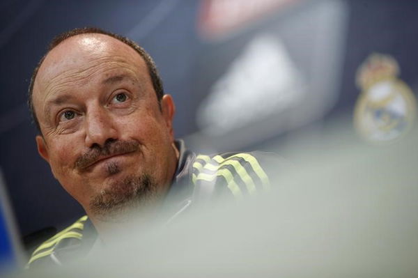 Real Madrid&#8217;s coach  Benitez reacts during a news conference a day ahead of their &#8220;Clasico&#8221; soccer match against Barcelona at the Valdebebas training grounds outside Madrid