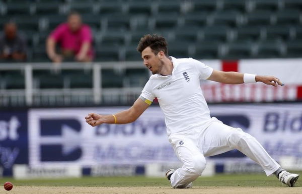 England&#8217;s Finn misses a catch during the third cricket test match against South Africa in Johannesburg