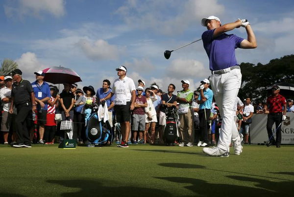 Jordan Spieth of the U.S. tees off on the 18th green during the rain delayed second round of the SMBC Singapore Open golf tournament at Sentosa&#8217;s Serapong golf course in Singapore