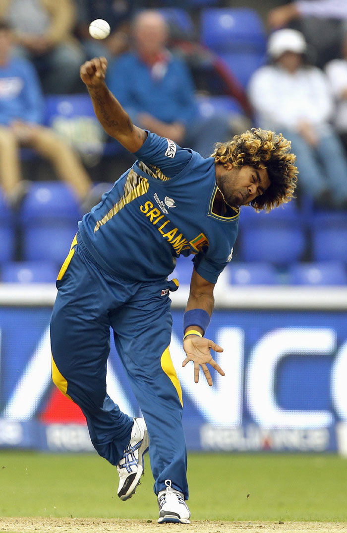 Top Unorthodox bowling styles - EssentiallySports