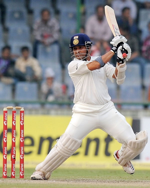 silver-banyan-tree-for-indian-batsman-sachin-tendulkar-at-eden-gardens