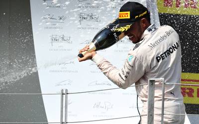 mercedes-lewis-hamilton-wins-2016-british-grand-prix-fys_tiny-1