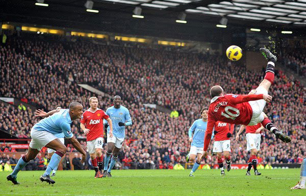 Wayne Rooney bicycle kick (2)