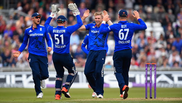 England-bowler-David-Willey-2nd-left-celebrates-with-team-mates1