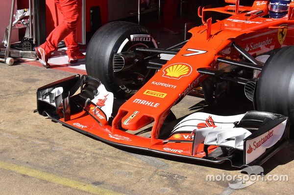 f1-barcelona-pre-season-testing-ii-2017-kimi-raikkonen-ferrari-sf70h