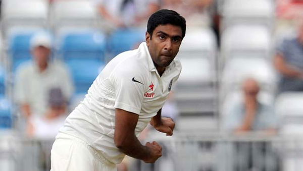 Ravichandran-Ashwin-of-India-bowls2