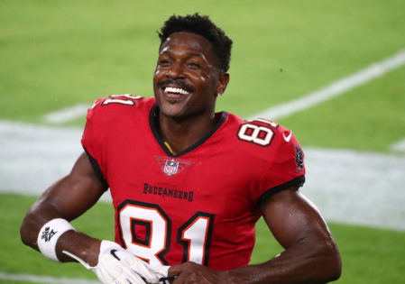 Tampa Bay Buccaneers Get Bad News About Star Wide Receiver Antonio Brown -  Sports Illustrated Cincinnati Bengals News, Analysis and More