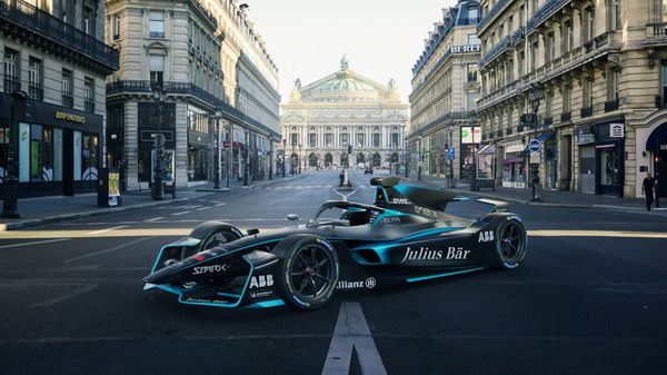 gen2_evo_hits_the_streets_of_paris_l