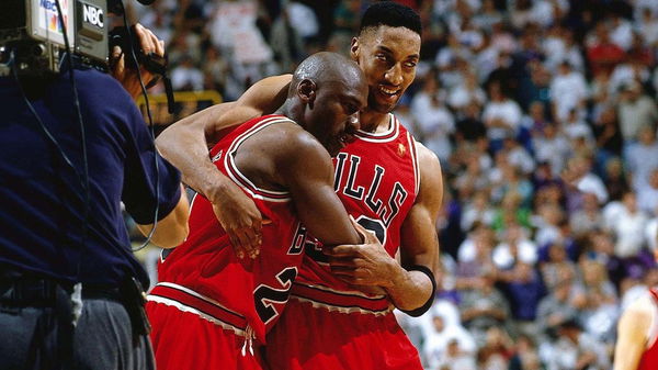 Threepeat - Chicago Bulls - Michael Jordan Scottie Pippen Dennis