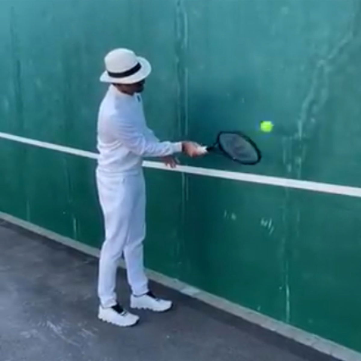 roger federer white hat