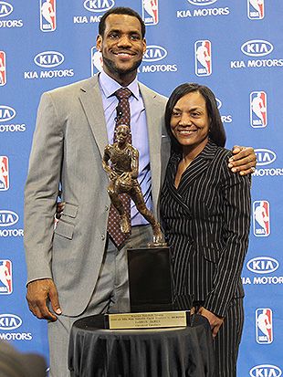 how old is gloria james