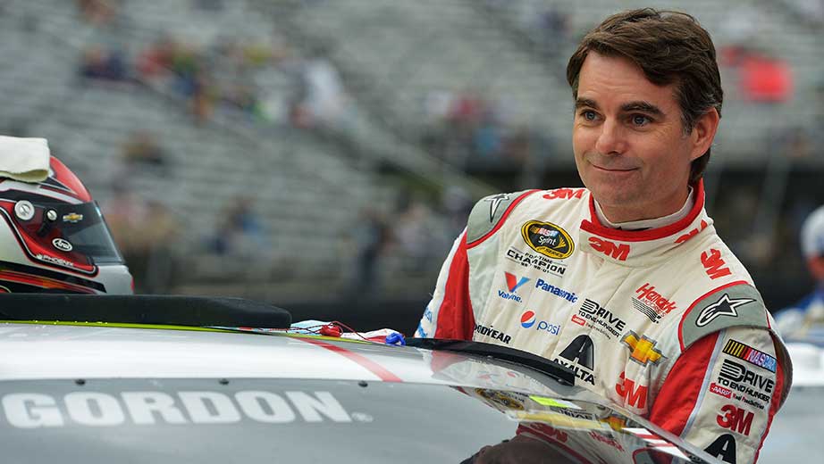 Jeff Gordon To Be Back In The Studio After A Virtual Nascar Comeback That Lasted A Few Weeks Essentiallysports