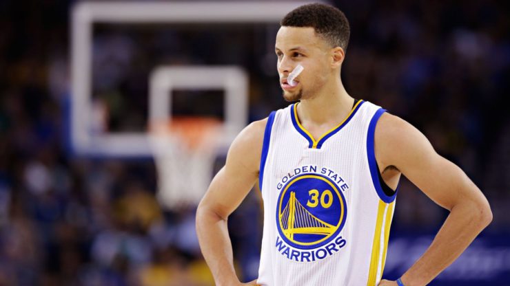 Stephen Curry playing for Golden State Warriors