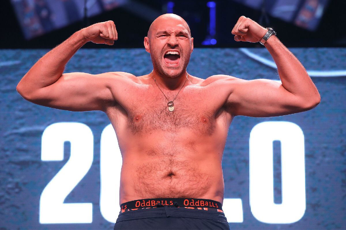 The Clock is Ticking!!" - Tyson Fury Warns Deontay Wilder - EssentiallySports