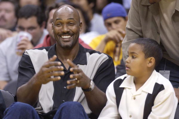 Former-NBA-MVP-Karl-Malone-extends-knuckle-up-offer-to-Kobe-Bryant