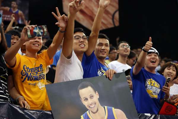 golden state warriors girl fan