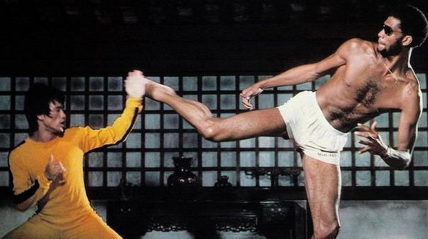 Kareem Abdul-Jabbar and Bruce Lee fighting