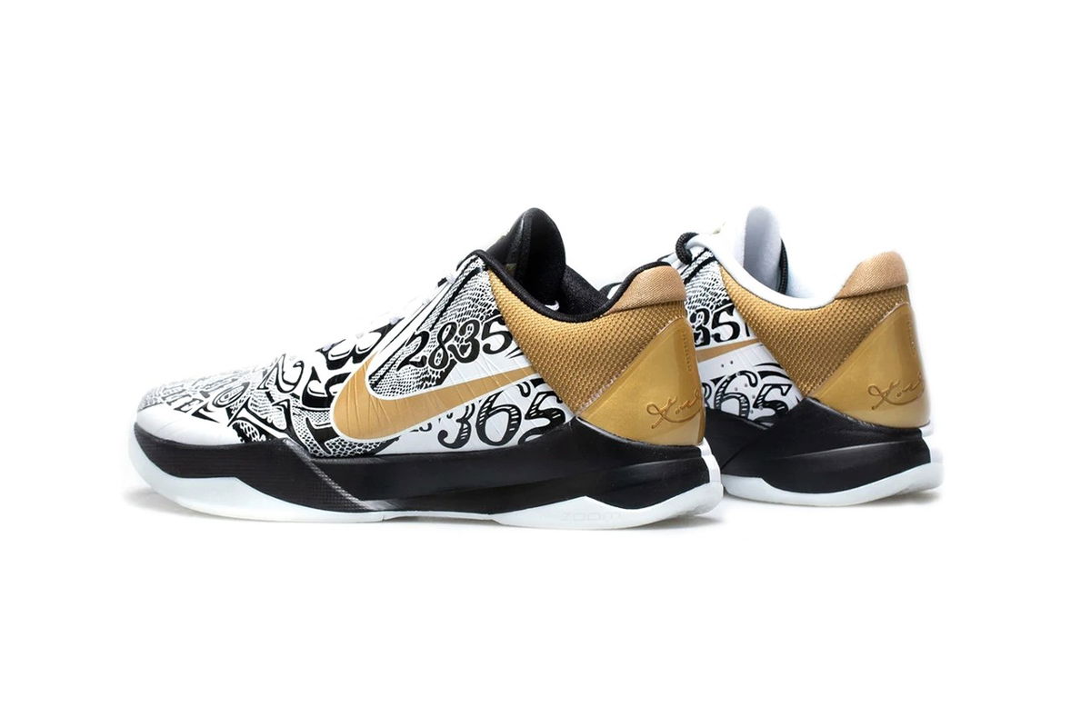 kobe bryant shoes black and gold