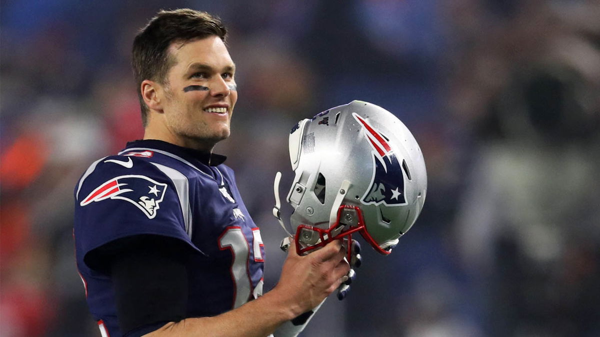 Tom Brady beats the Patriots and breaks a record in his return to New  England : NPR