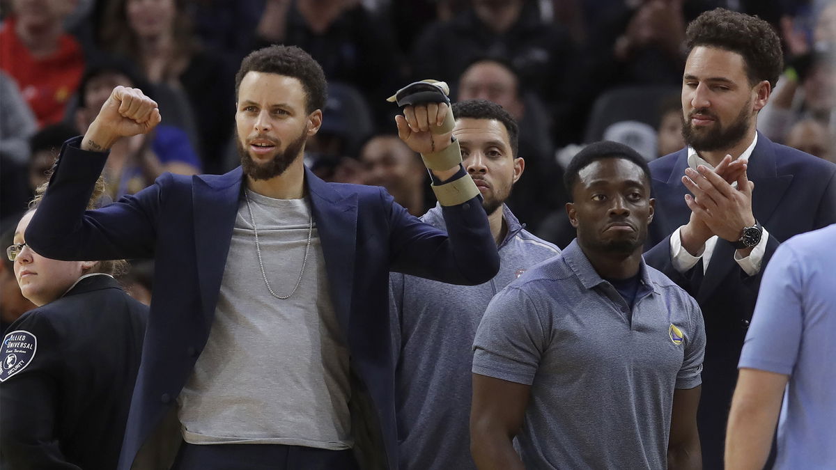 Golden State Warriors Teammate Reveals How Klay Thompson Has Been Influential On The Sidelines Essentiallysports