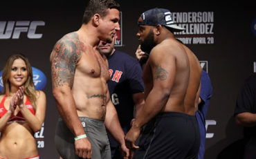 Daniel cormier vs frank mir betting odds vari lite 1000 tsd forex