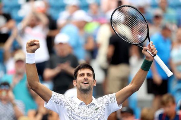 flashback-cincinnati-novak-djokovic-edges-milos-raonic-to-stay-on-roger-federer-s