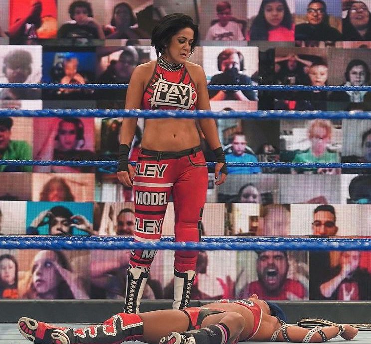 WWE Fans Shocked as Bayley Destroys Sasha Banks on SmackDown -  EssentiallySports