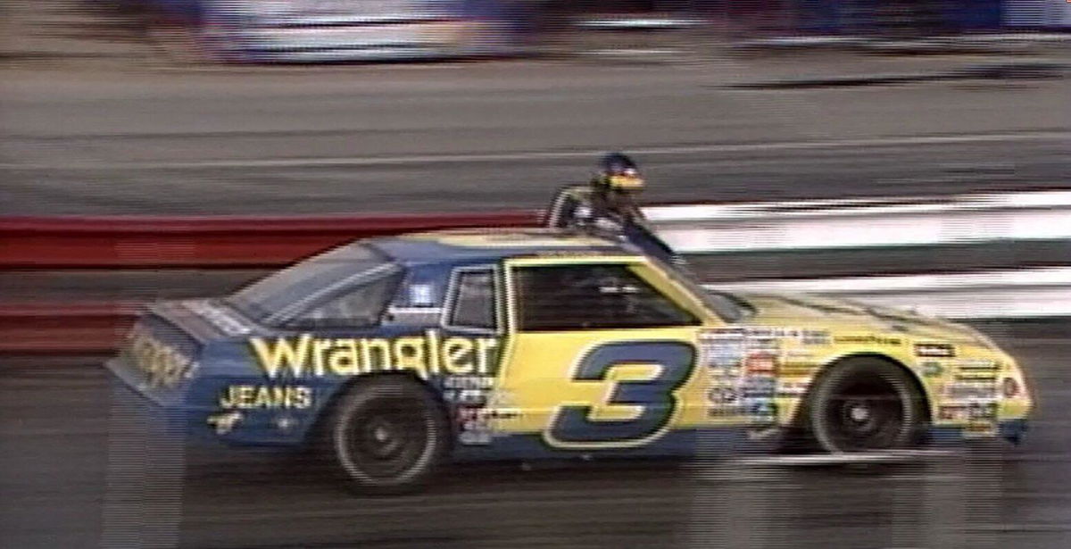 WATCH: When Dale Earnhardt Showed Stunning Presence of Mind Mid-Race at